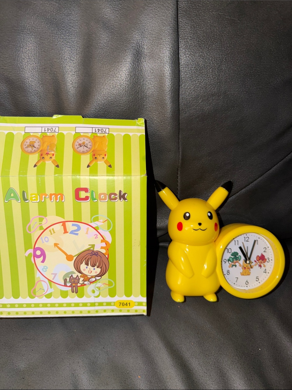 Yellow Pikachu Alarm Clock with Character Face Pokemon battery powered tested